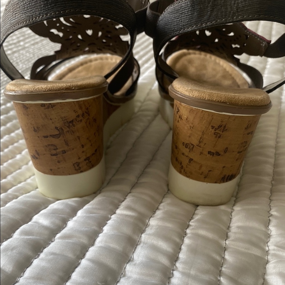 Butterfly Rieker Sandals - Picture 5 of 10